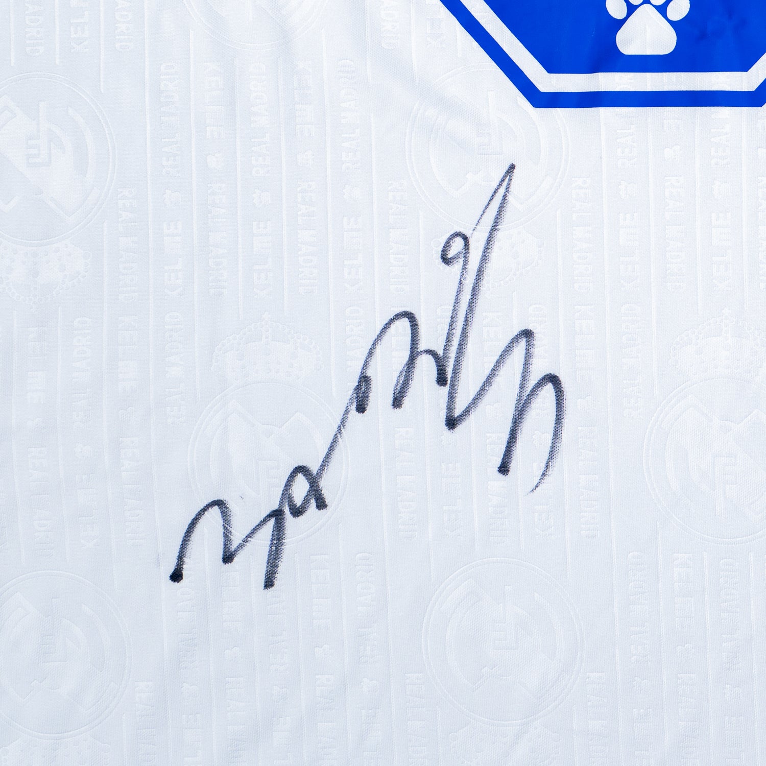 Iván Zamorano Jersey Firmado