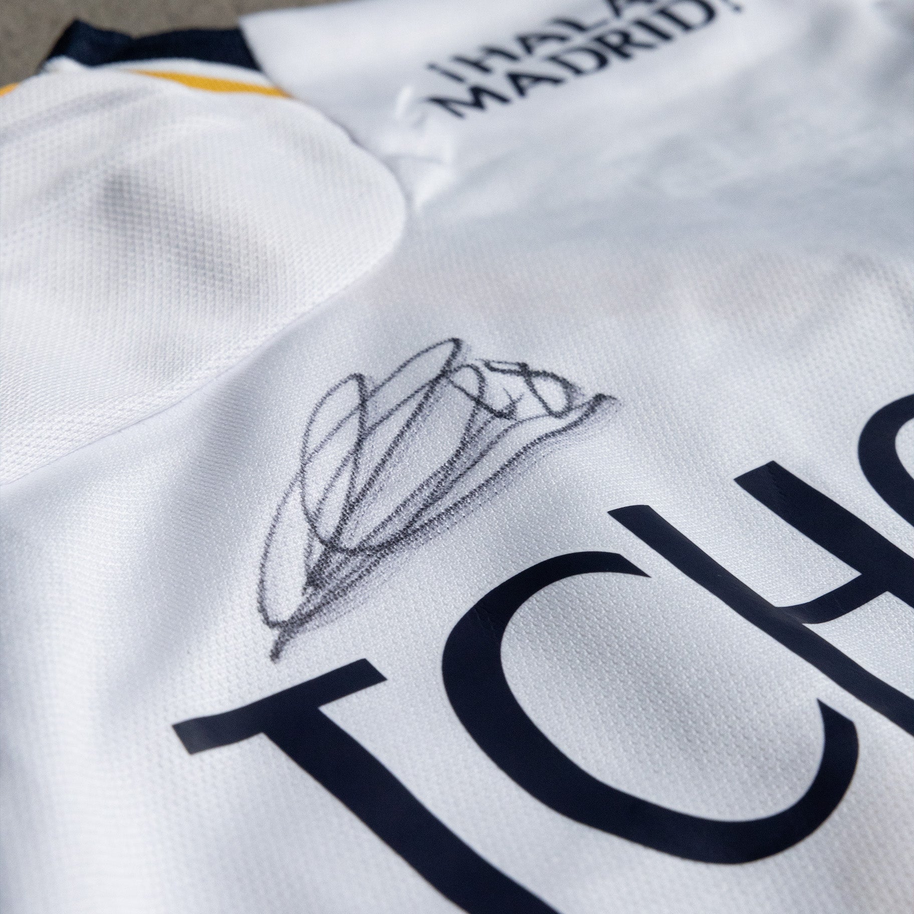 Jersey Firmado Aurelien Tchouameni - Real Madrid