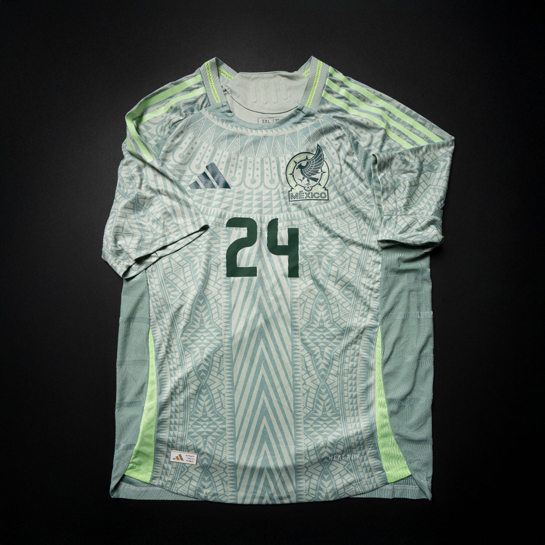 Jersey Firmado Luis Chávez- México 2024