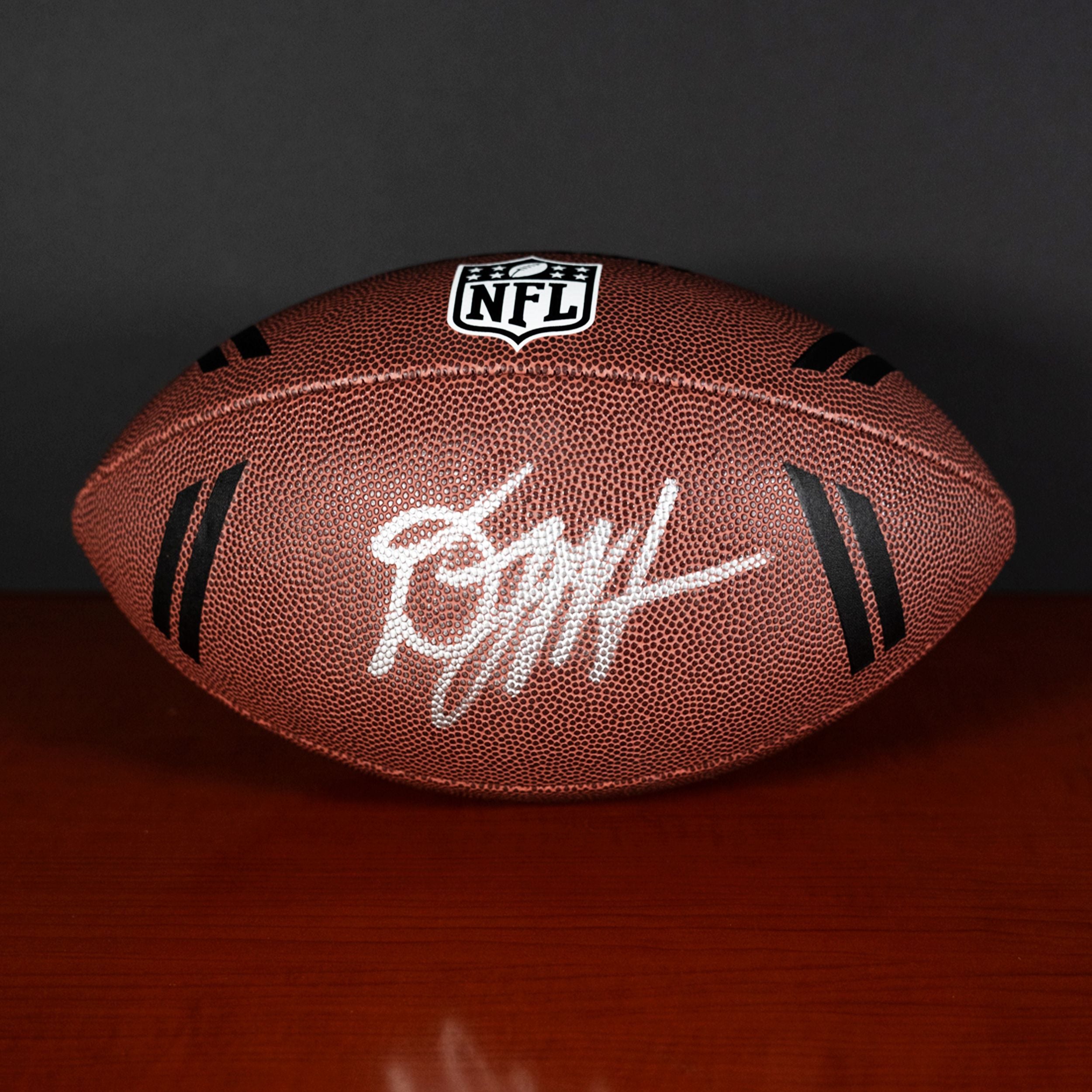 Balón Firmado - D.J. Moore