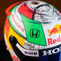 Mini Casco Firmado Checo Perez