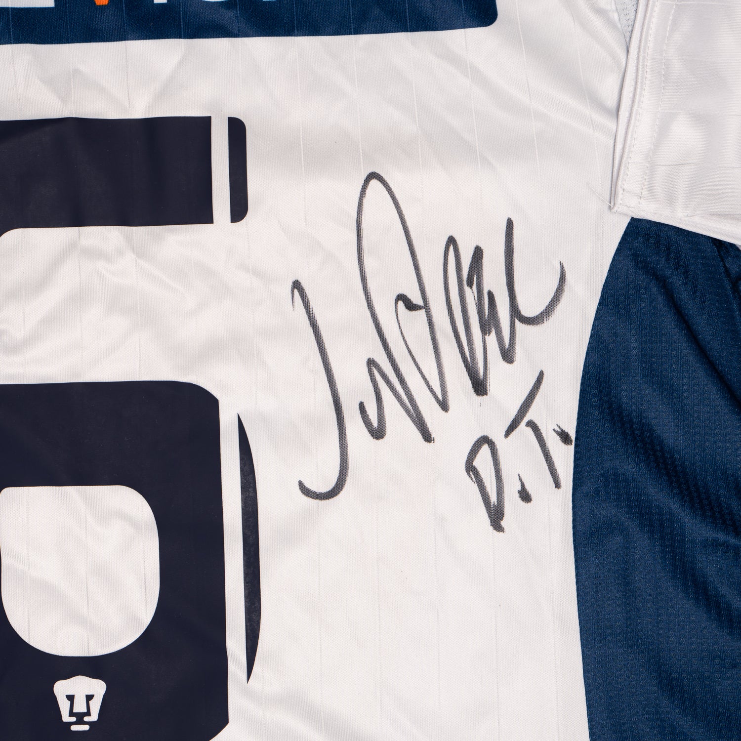Jersey Firmado Efrain Juarez- Pumas
