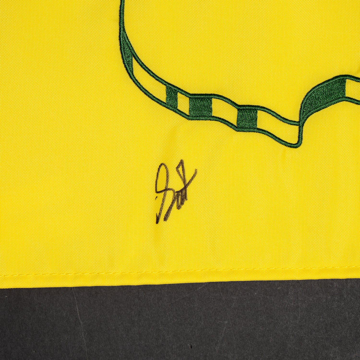 Bandera del Masters Firmada por Scottie Scheffler – Campeón del Masters
