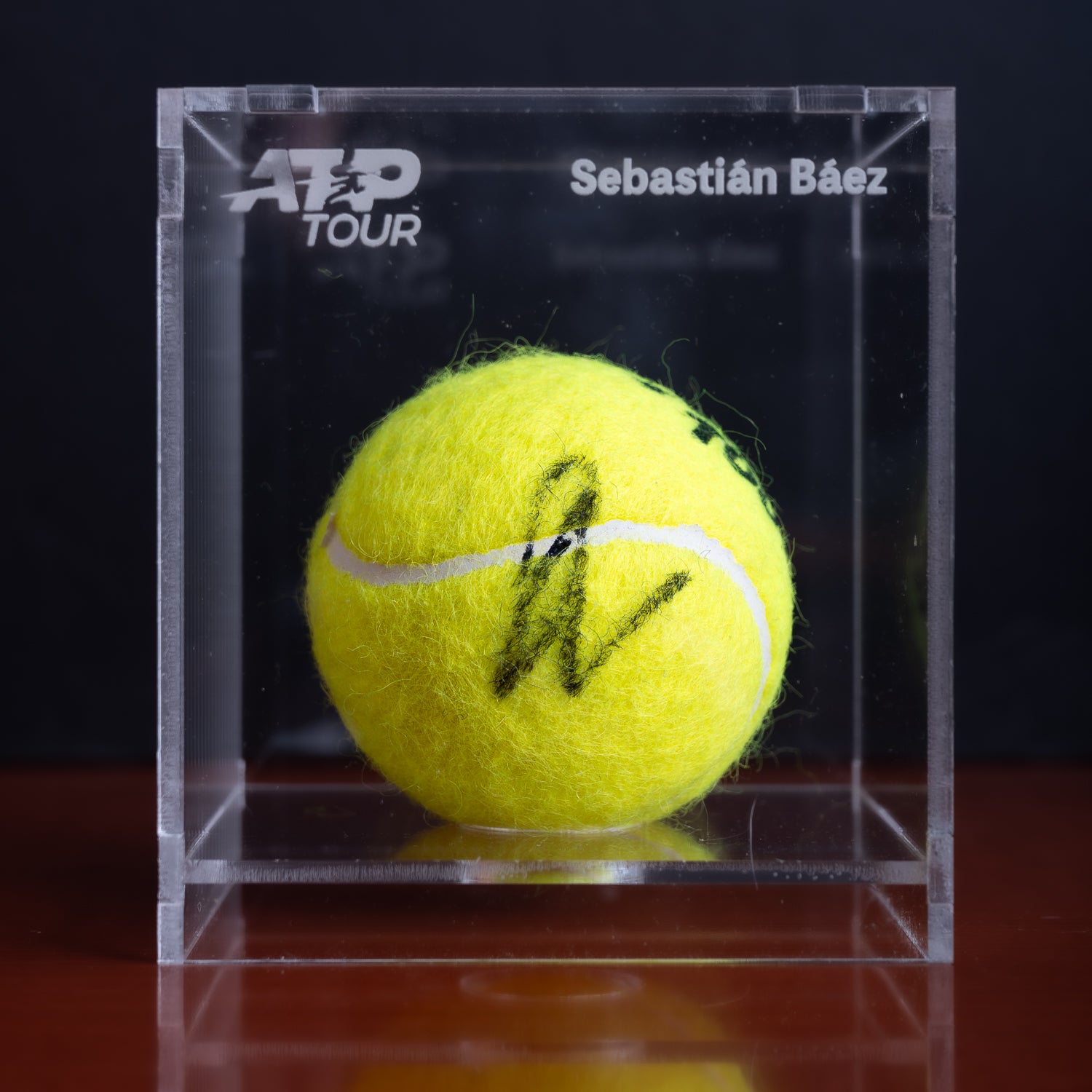 Pelota Firmada - Sebastián Báez