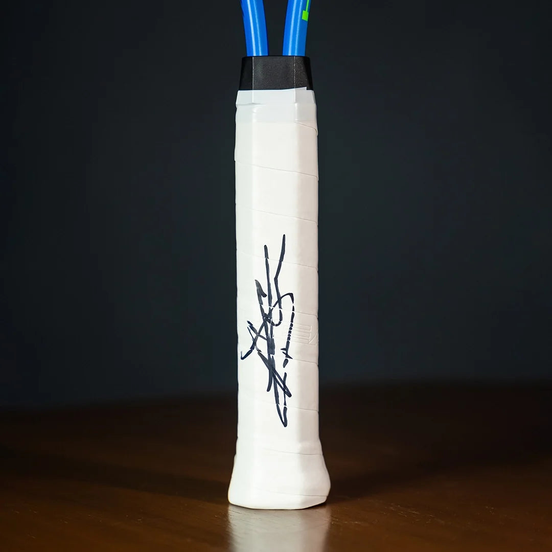 Subasta - Raqueta Firmada - Álex de Miñaur