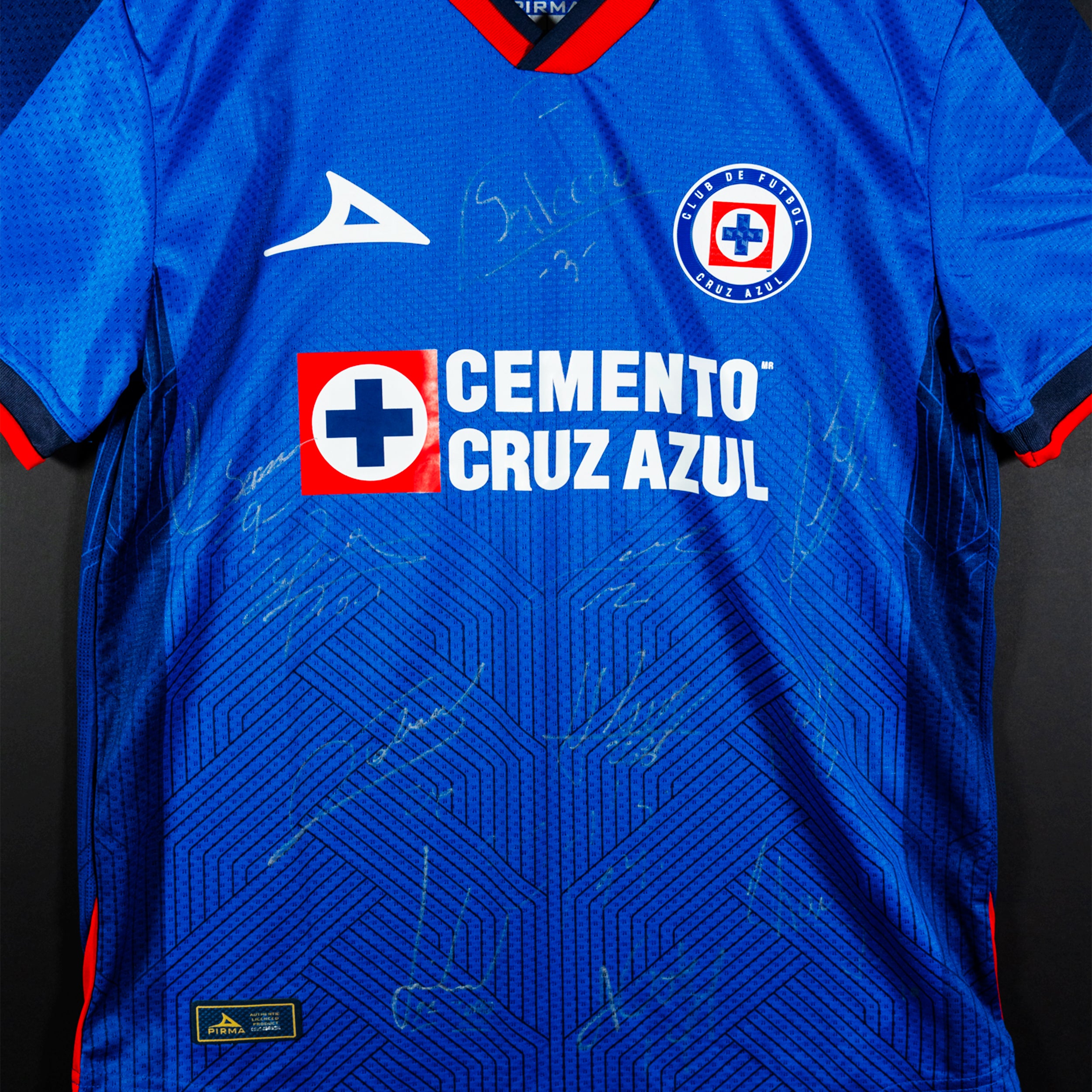 Jersey Firmado por Varios Jugadores Cruz Azul - Temporada 2024