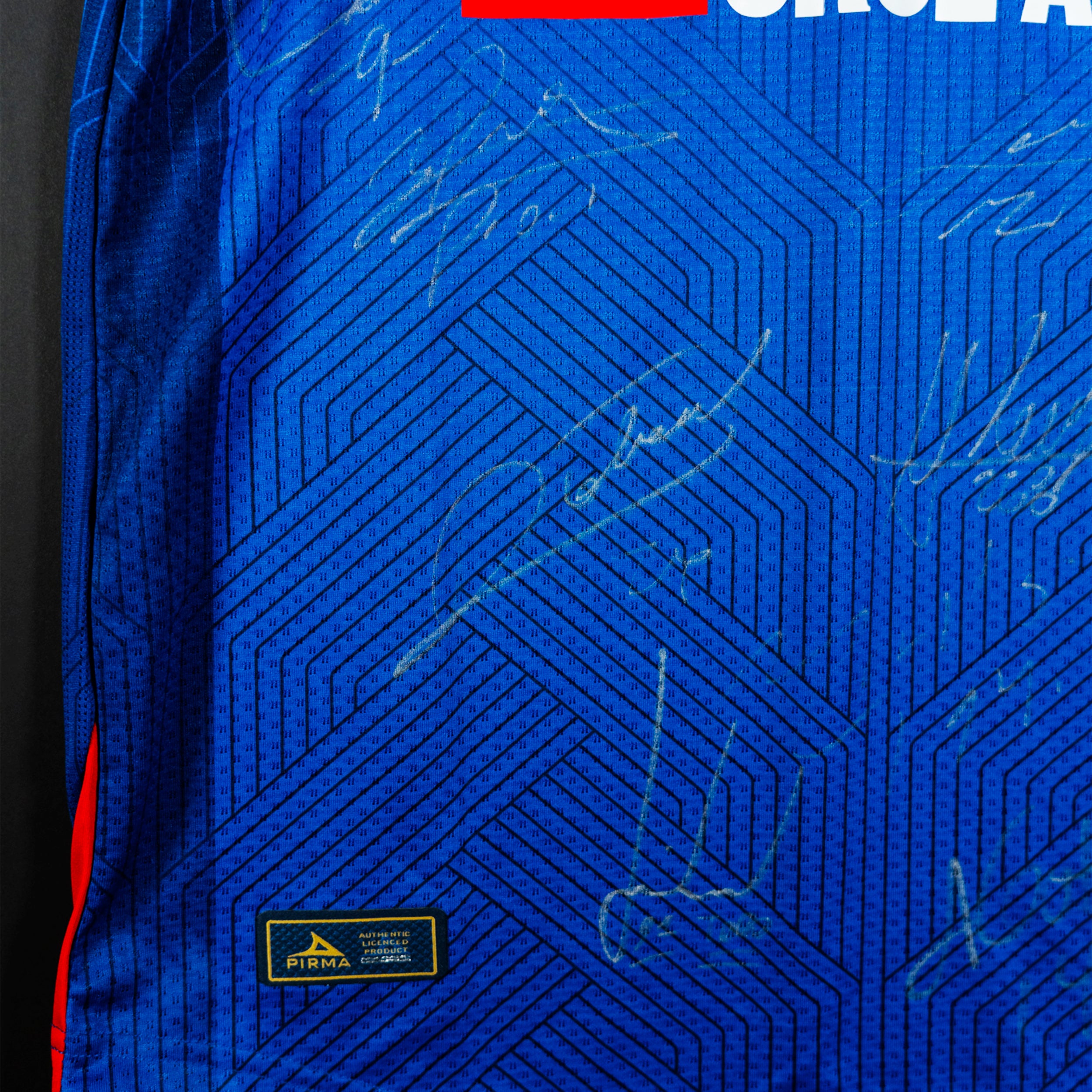 Jersey Firmado por Varios Jugadores Cruz Azul - Temporada 2024