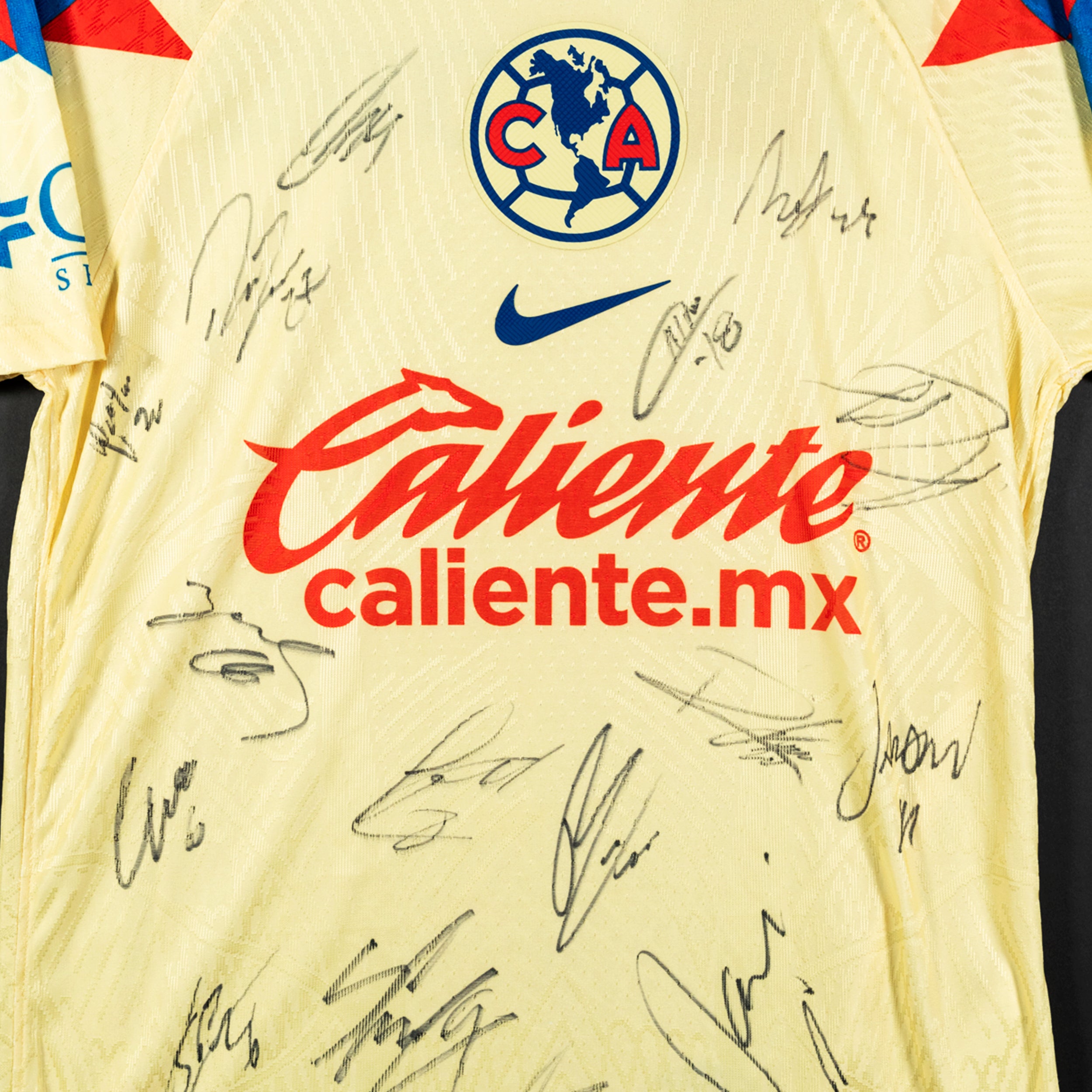 Jersey Firmado por Varios Jugadores America - Temporada 2024