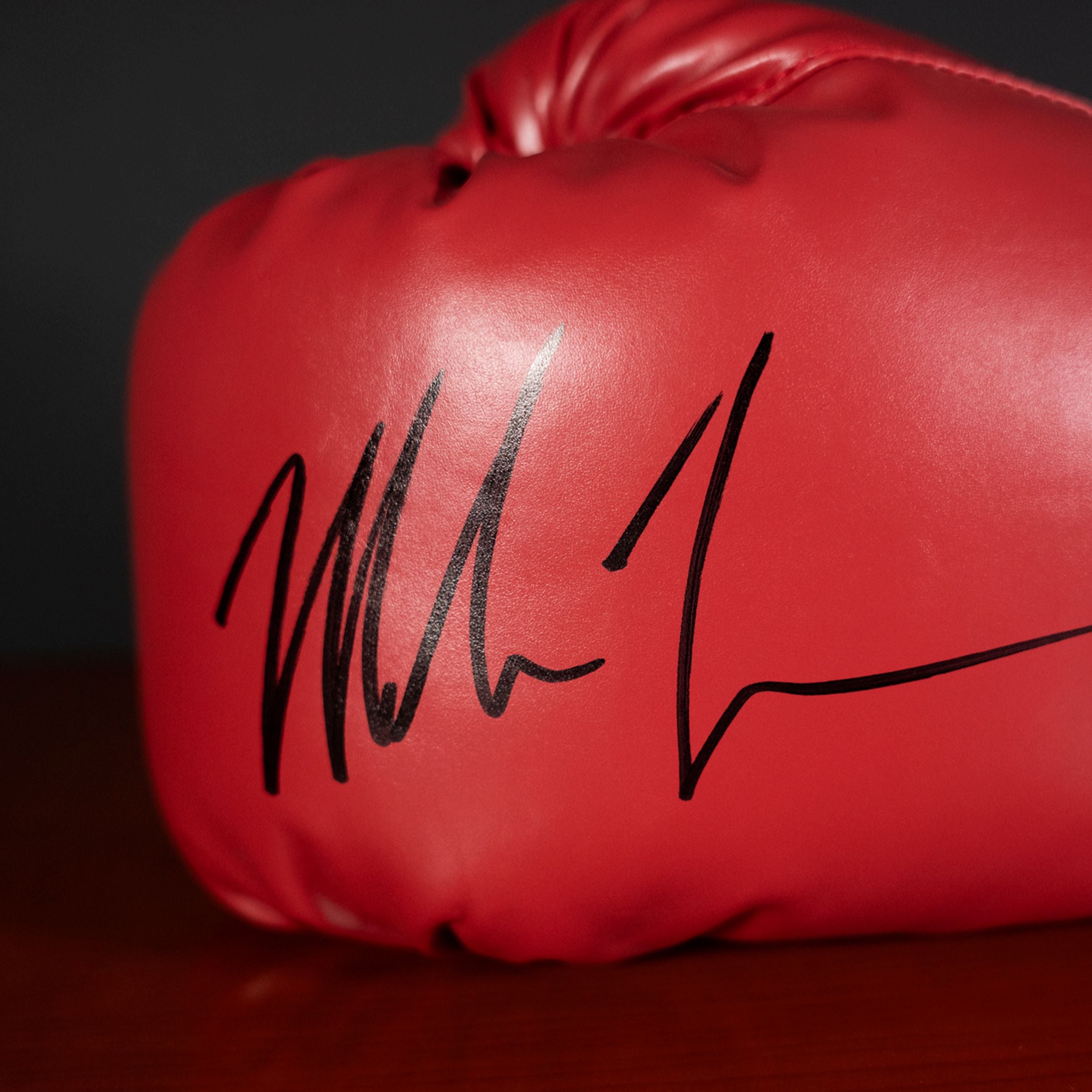 Guante Firmado Mike Tyson