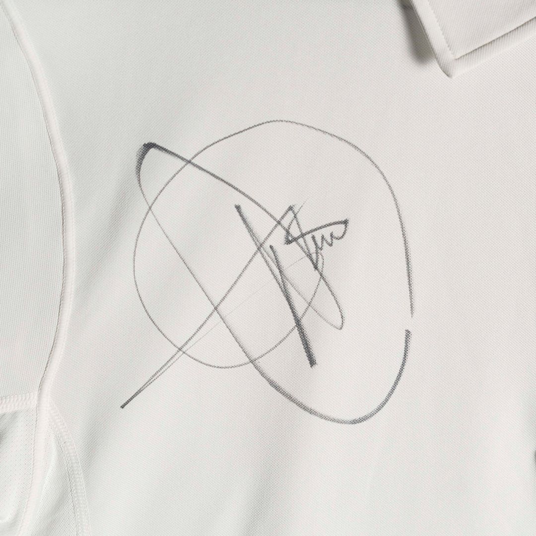 Playera Uniqlo Firmada por Novak Djokovic