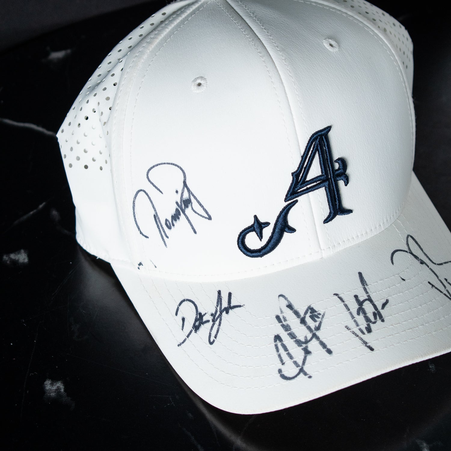 Subasta - Todo El Equipo Gorra Firmada - 4 Aces