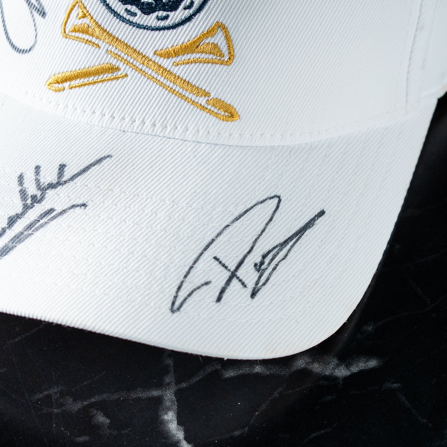 Subasta - Todo El Equipo Gorra Firmada - Crushers GC