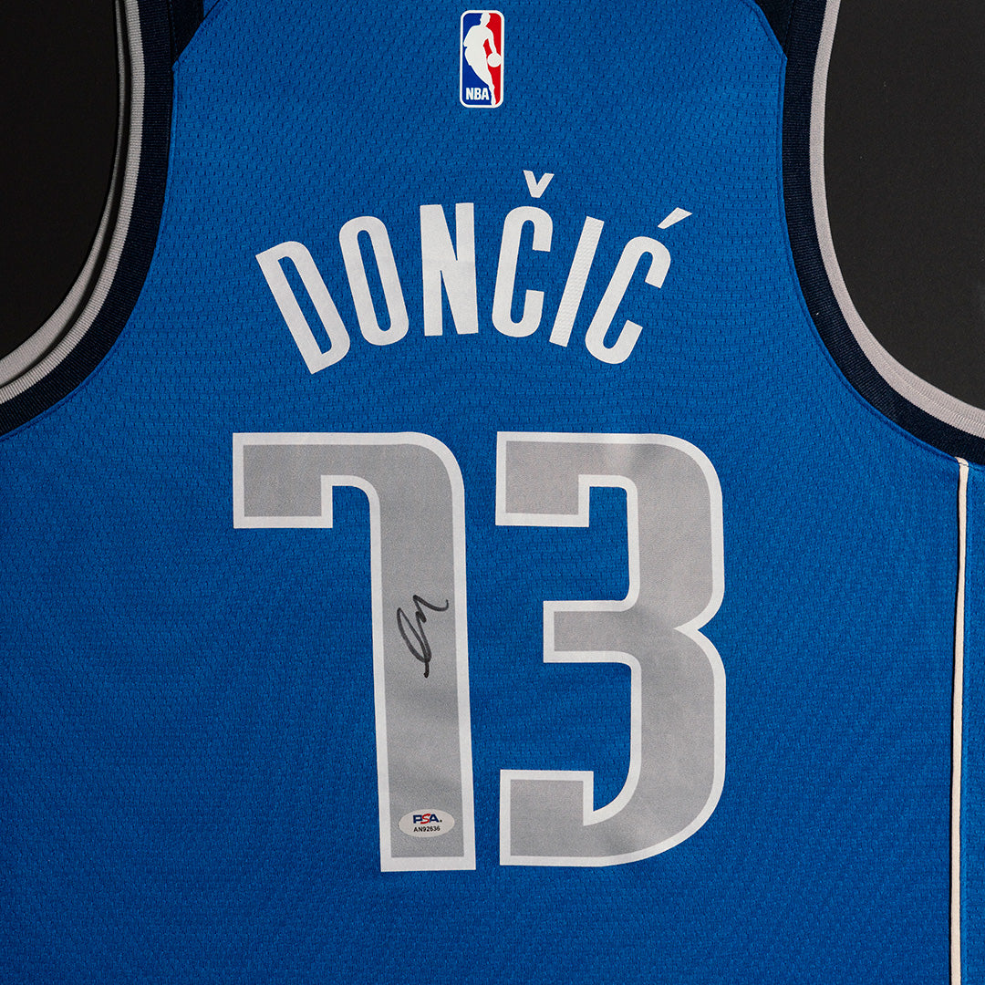 Jersey Enmarcado Luka Dončić - Dallas Mavericks