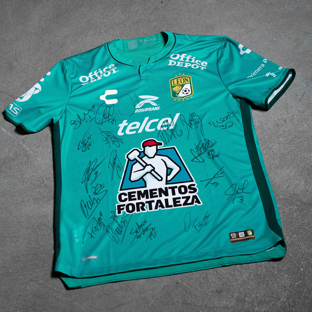 Jersey Firmado por Todo el Equipo León - Temporada 2023